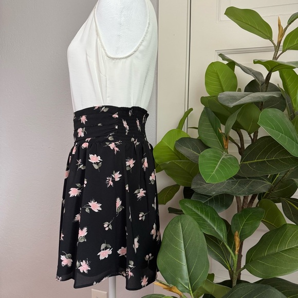 New York & Company Black and Pink Skater Skirt - Picture 5 of 8